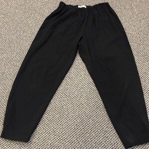 Aritzia crepe jogger pants